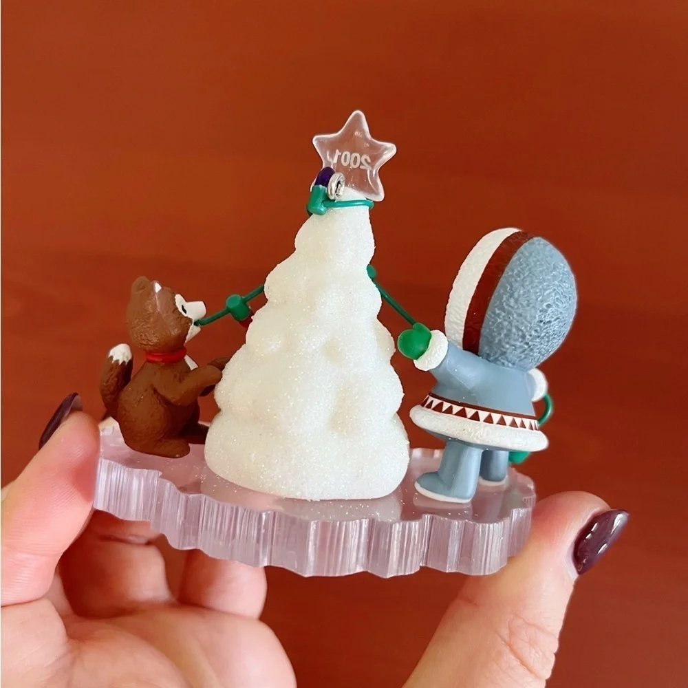 Hallmark Frosty Friends Collector's Series Christmas Tree Ornament 2001